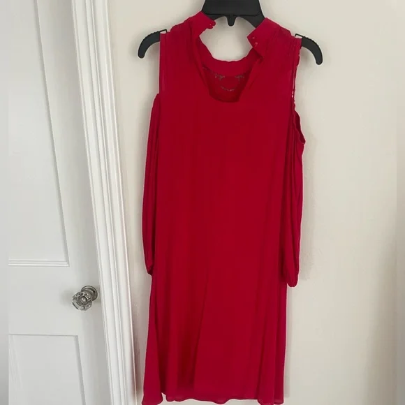 Red cold shoulder dress - Picture 3 of 4
